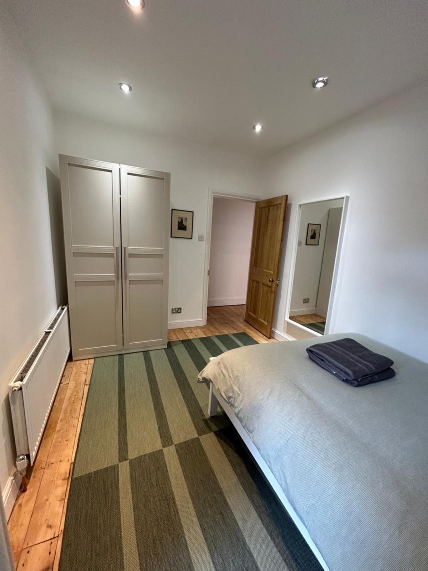Spacious Battersea Rooms And Apartments Londen Kamer foto