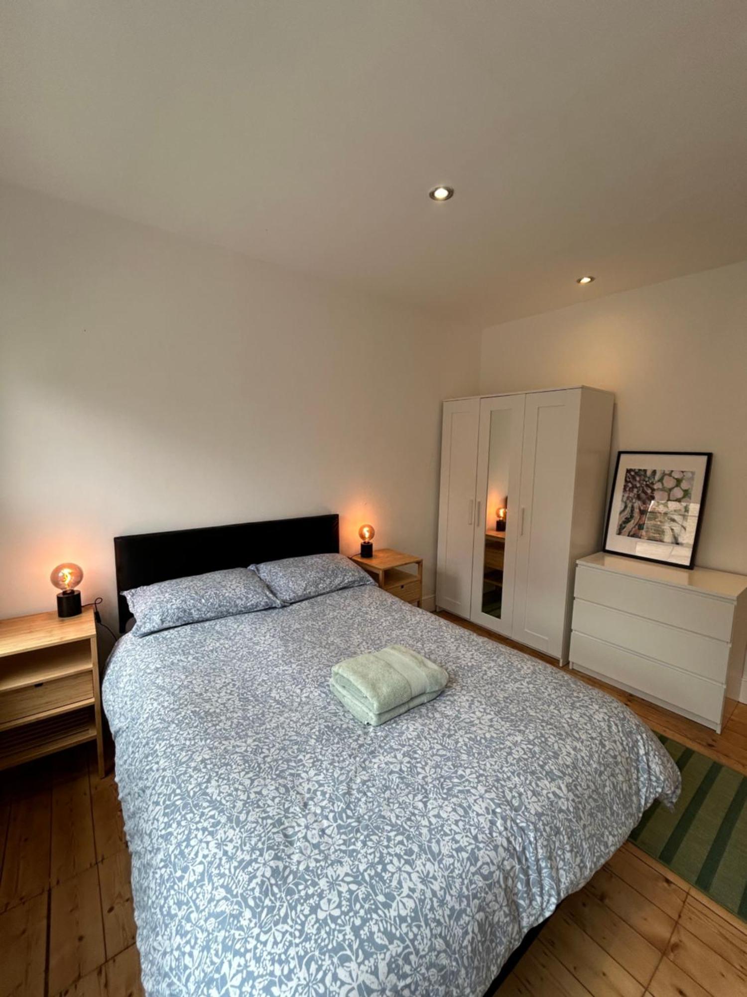 Spacious Battersea Rooms And Apartments Londen Kamer foto